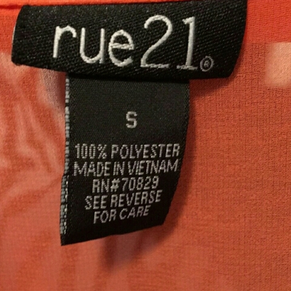 Rue 21 Top - Picture 3 of 4